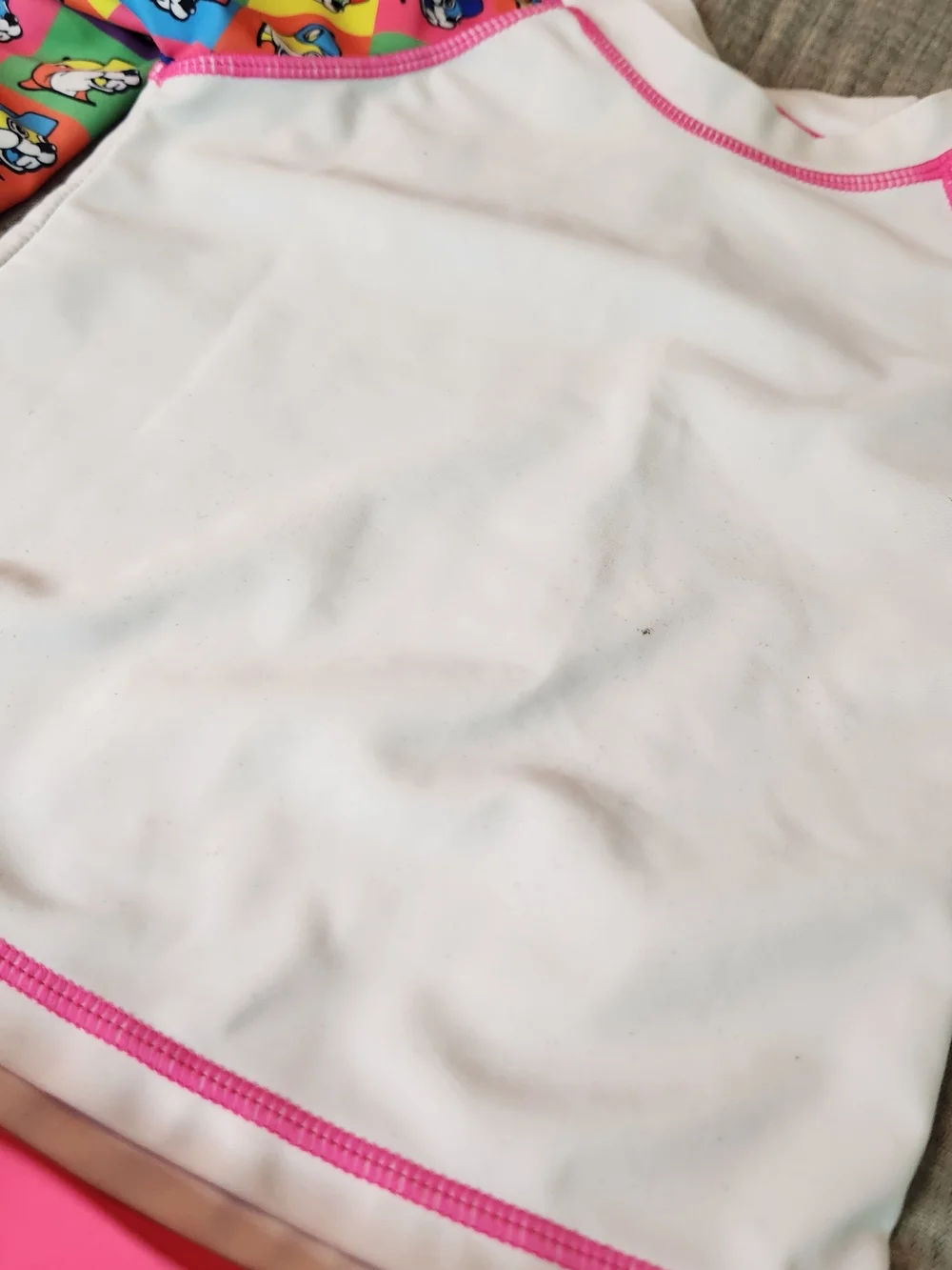 Buc-ee's Kids Two-Piece Rash Guard Swimsuit - White & Pink 18 Months